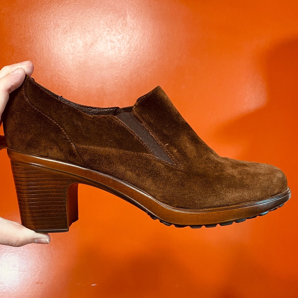 27 - NWOT Brown Suede Heeled Bootie Dansko Sz EU 39